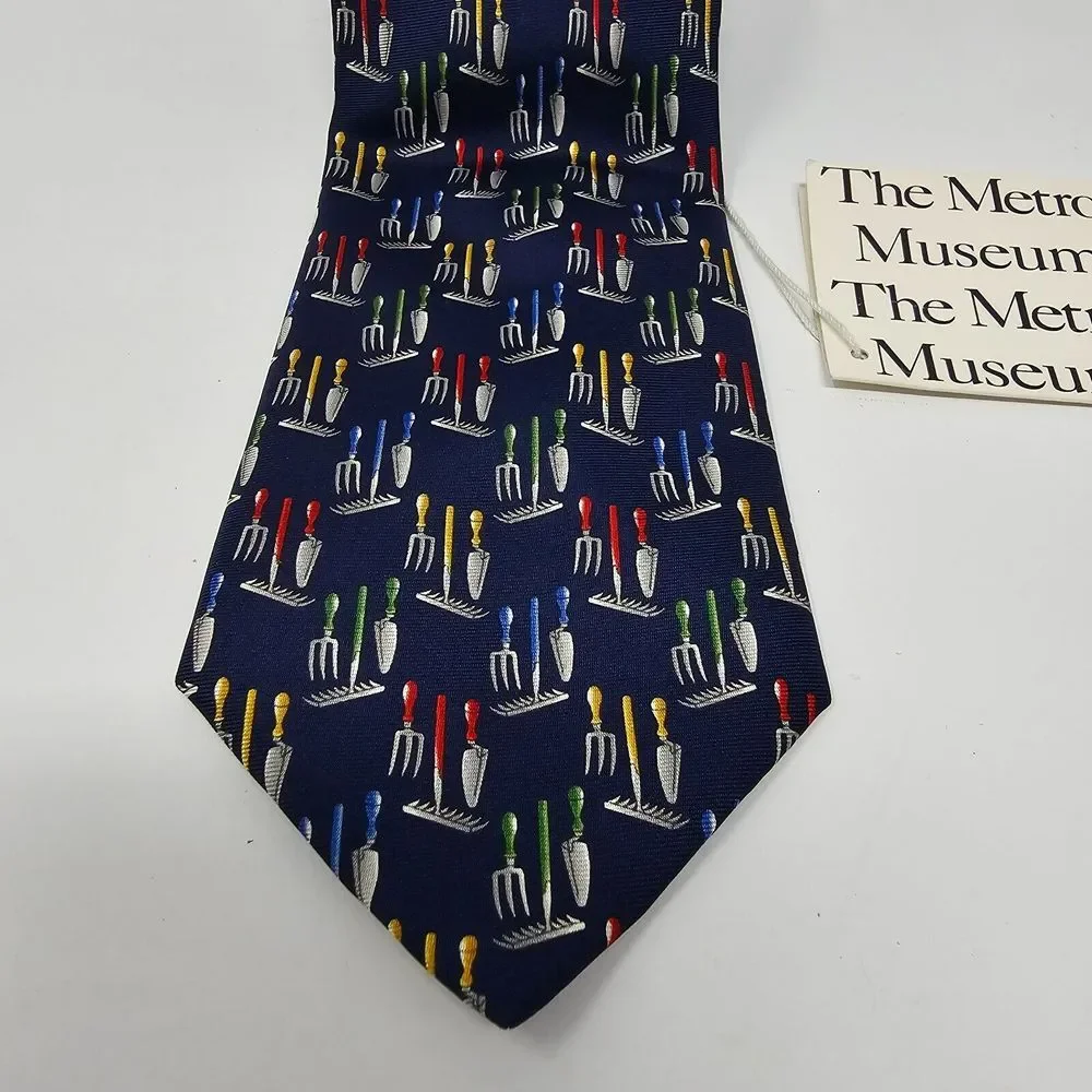 Metropolitan Museum of Art Mens Navy Garden Tool Print Silk‎ Necktie Park Lane